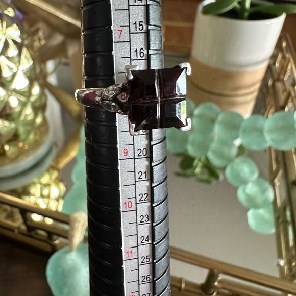 Vintage Garnet Statement Ring Size 8 - Picture 7 of 11